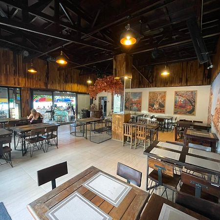 Twin Palms Hostel Phi Phi Buitenkant foto