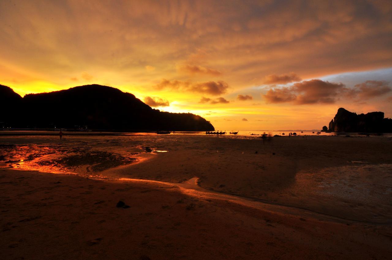 Twin Palms Hostel Phi Phi Buitenkant foto