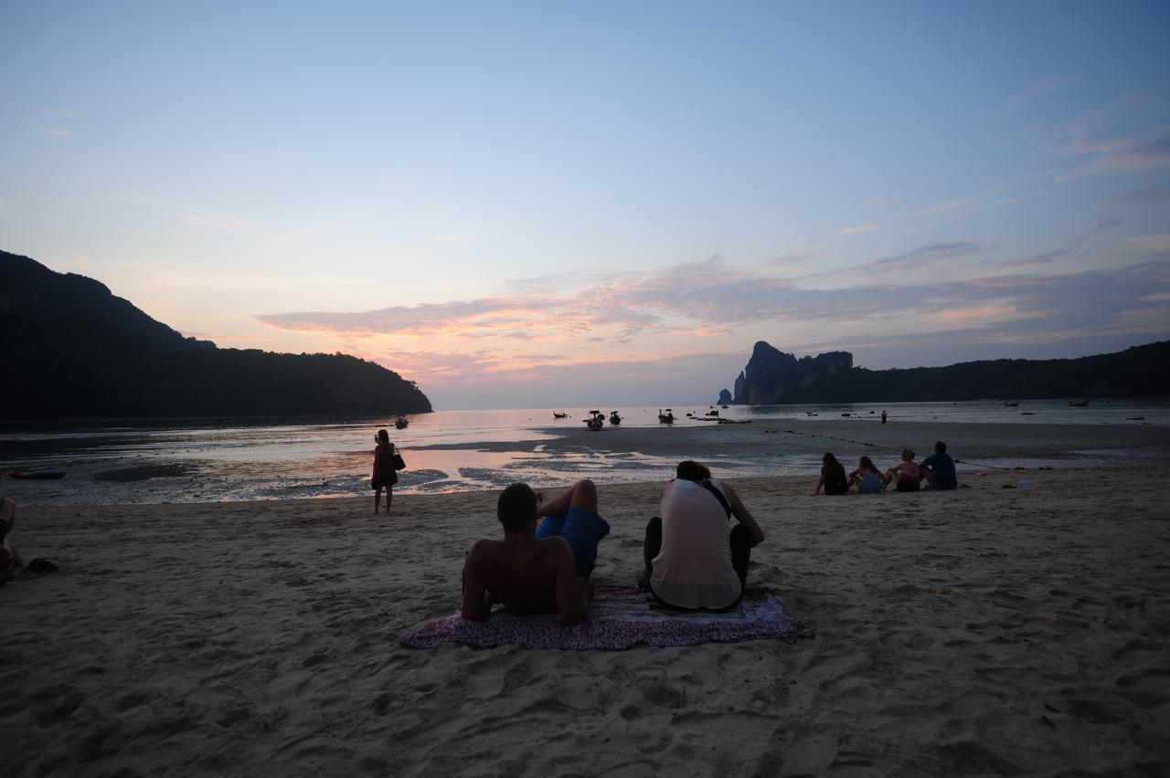 Twin Palms Hostel Phi Phi Buitenkant foto