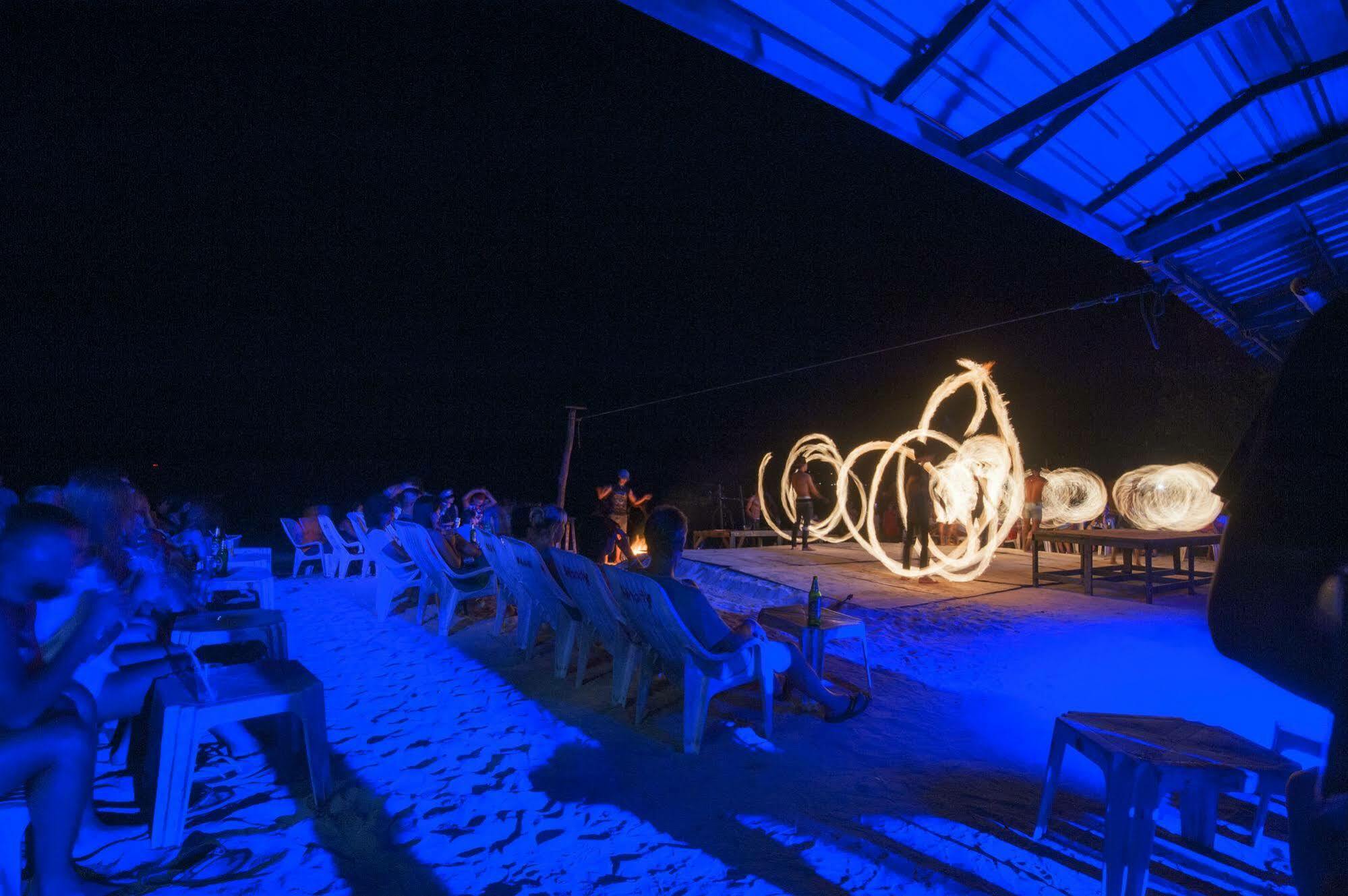 Twin Palms Hostel Phi Phi Buitenkant foto